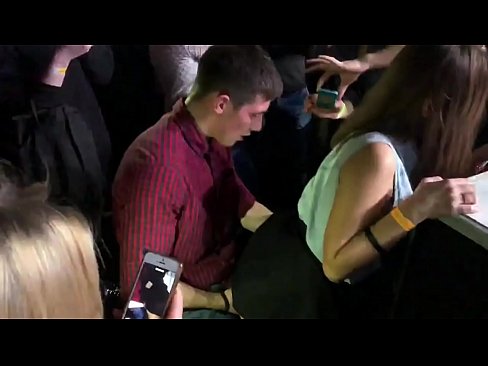 ❤️ Ubulili bangempela ku-nightclub yaseRussia. Intombazane yaseRussia eneminyaka engu-18 ubudala ingene endunu nasesithweni sangasese e-nightclub Ividiyo yocansi kithi zu.sexafinkarasskaz.ru ❌️